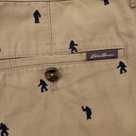 Shorts. New condition. With little navy blue Bigfoot pattern - Picture 3 of 5